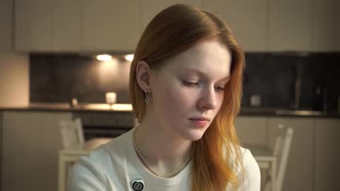 Molly online show from 10.07.25