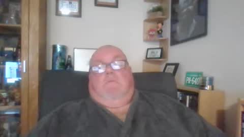 Snapshot of jerseyhammer01 chatting on 11.26.25 Harry online show from 11.26.25