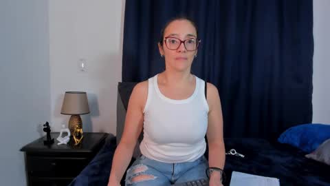 Snapshot of jess1ca_herrera chatting on 02.26.25 jessica herreraToday I will be your devil and you my victim online show from 02.26.25