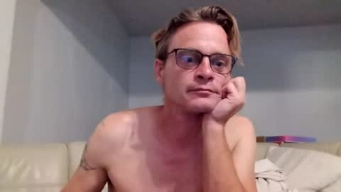 Snapshot of jesseburkle chatting on 07.08.26 Jesse Burkle online show from 07.08.26