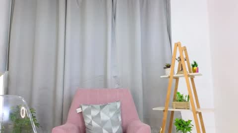 Snapshot of jessey_adams chatting on 12.28.24 bella adams online show from 12.28.24
