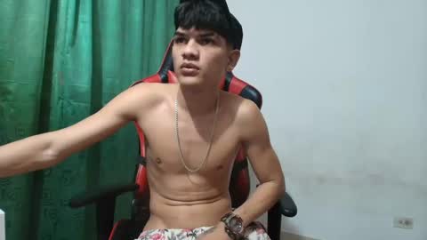 Snapshot of jesshot_bigcock chatting on 09.28.25 jesshot_bigcock online show from 09.28.25