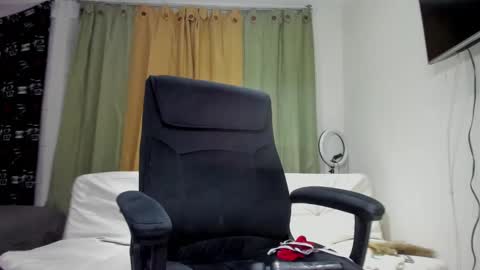 Snapshot of jessica_rabbit777_ chatting on 02.04.25 jessica_rabbit777_ online show from 02.04.25