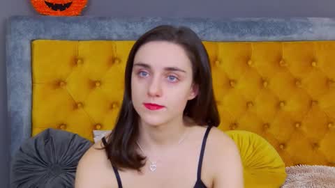 Jessica White online show from 11.17.25