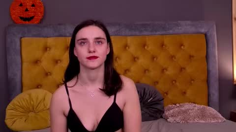 Jessica White online show from 12.01.25