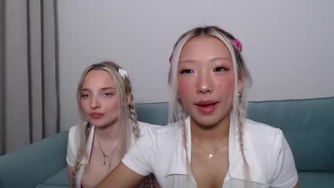 Snapshot of jessicahwinters chatting on 11.20.25 Jessica online show from 11.20.25