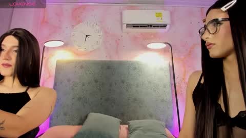 JESSI AND NAOMI online show from 01.07.26