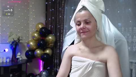 Snapshot of jessiemays chatting on 09.13.25 Jess online show from 09.13.25