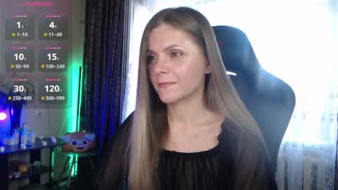 Snapshot of jessiemays chatting on 04.08.26 Jess online show from 04.08.26