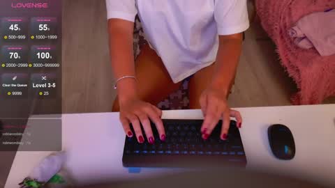 Snapshot of jessiestarz chatting on 04.09.26 Jessi online show from 04.09.26