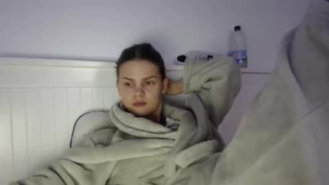 Snapshot of jessiexryan chatting on 10.18.25 jessieryan online show from 10.18.25