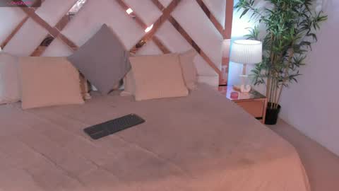 JESSICA STONNE online show from 03.31.26