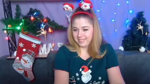 Snapshot of jessikadaniels chatting on 12.18.24 Jess online show from 12.18.24