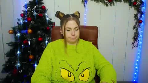 Snapshot of jessikadaniels chatting on 12.19.24 Jess online show from 12.19.24
