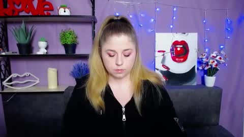 Snapshot of jessikadaniels chatting on 03.11.25 Jess online show from 03.11.25