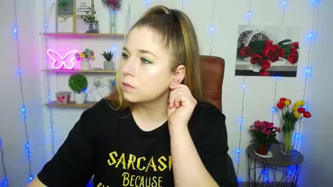 Snapshot of jessikadaniels chatting on 03.12.25 Jess online show from 03.12.25