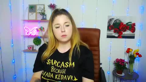 Snapshot of jessikadaniels chatting on 03.12.25 Jess online show from 03.12.25