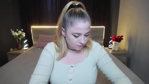 Snapshot of jessikadaniels chatting on 09.19.25 Jess online show from 09.19.25