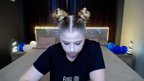 Snapshot of jessikadaniels chatting on 09.23.25 Jess online show from 09.23.25