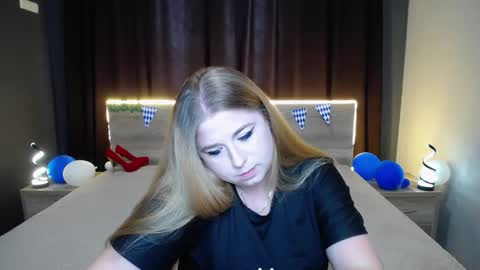 Snapshot of jessikadaniels chatting on 09.30.25 Jess online show from 09.30.25
