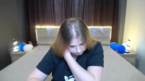 Snapshot of jessikadaniels chatting on 10.03.25 Jess online show from 10.03.25