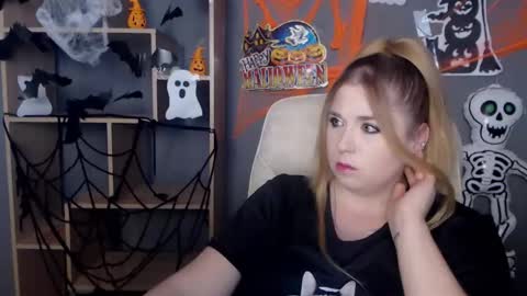 Snapshot of jessikadaniels chatting on 10.16.25 Jess online show from 10.16.25