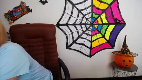 Snapshot of jessikadaniels chatting on 10.17.25 Jess online show from 10.17.25