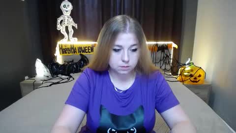 Snapshot of jessikadaniels chatting on 10.22.25 Jess online show from 10.22.25