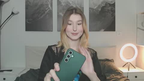 jessstonem online show from 10.22.25