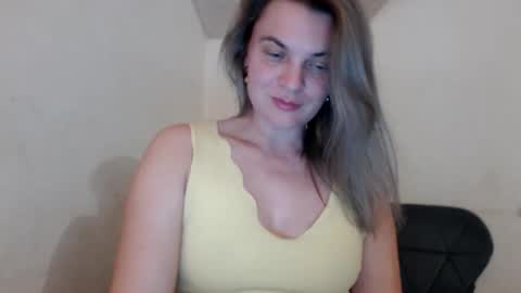 Snapshot of jessyangels chatting on 04.14.26 jessyangels online show from 04.14.26