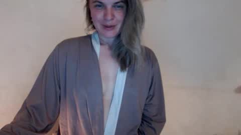 Snapshot of jessyangels chatting on 04.19.26 jessyangels online show from 04.19.26