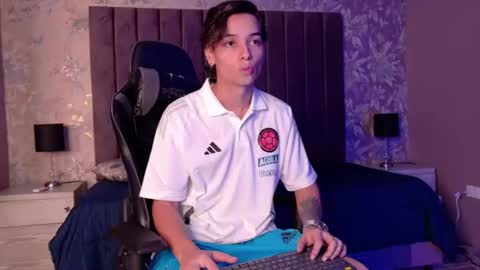 Snapshot of jessywhite1 chatting on 06.15.26 Jessy online show from 06.15.26