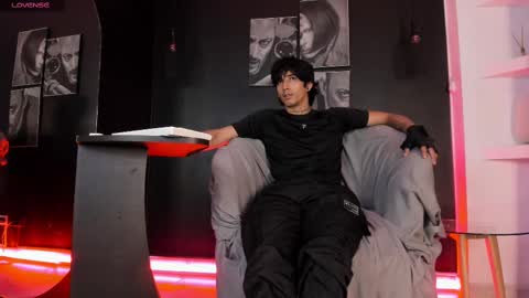 Snapshot of jett_savage chatting on 09.09.25 jett_savage online show from 09.09.25