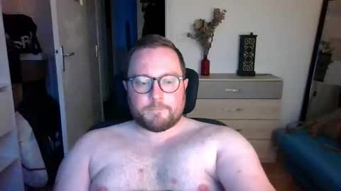 jeuneloup92 online show from 11.12.25