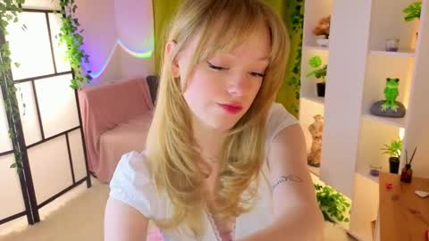 Gwen online show from 04.10.26