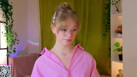 Gwen online show from 04.16.26