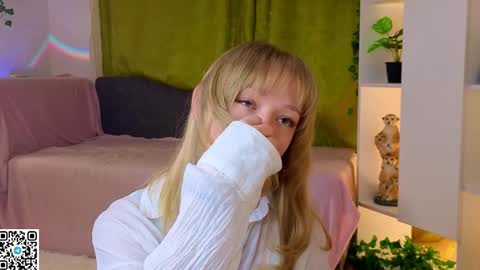 Gwen online show from 04.17.26