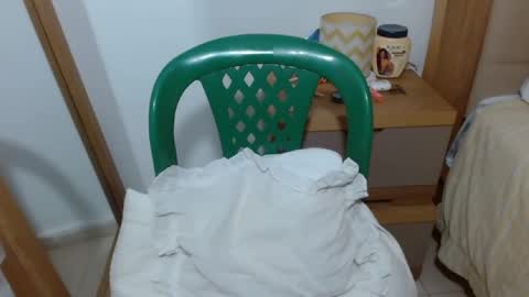 Snapshot of jeysangy chatting on 01.06.26 rousbigtits online show from 01.06.26