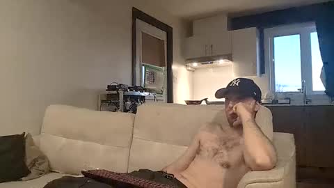 Snapshot of jf12334 chatting on 11.22.25 NedeledeN online show from 11.22.25