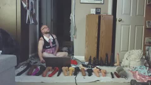 Snapshot of jghosty69 chatting on 02.04.25 Nasty Cumslut online show from 02.04.25