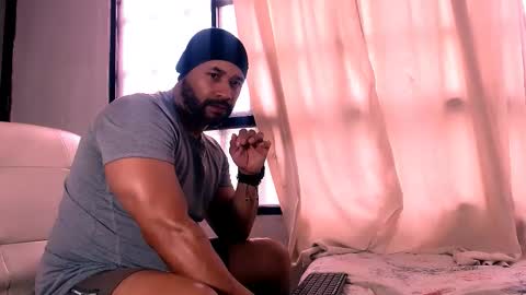 En moreno online show from 11.16.25