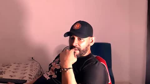 En moreno online show from 11.24.25