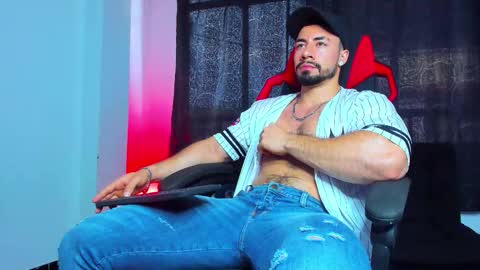 Jhojan Strong  online show from 12.13.25