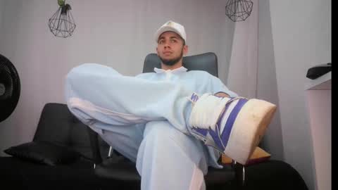 Snapshot of jhon_malo chatting on 02.04.25 jhon_malo online show from 02.04.25