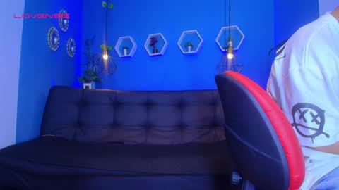 Snapshot of jhon_malo chatting on 10.19.25 jhon_malo online show from 10.19.25