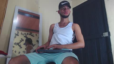 Snapshot of jhon_malo chatting on 11.02.25 jhon_malo online show from 11.02.25