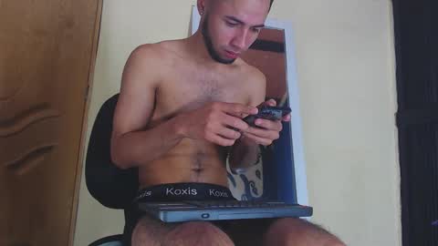 Snapshot of jhon_malo chatting on 11.12.25 jhon_malo online show from 11.12.25