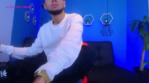 Snapshot of jhon_malo chatting on 11.19.25 jhon_malo online show from 11.19.25