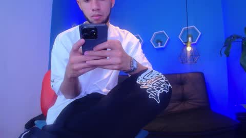 Snapshot of jhon_malo chatting on 11.27.25 jhon_malo online show from 11.27.25