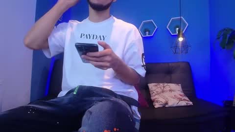 Snapshot of jhon_malo chatting on 11.30.25 jhon_malo online show from 11.30.25